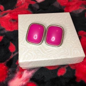 Cute vintage looking earrings